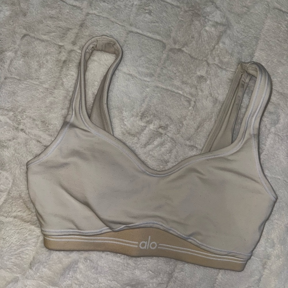 ALO Yoga Cream Sports Bra heart throb